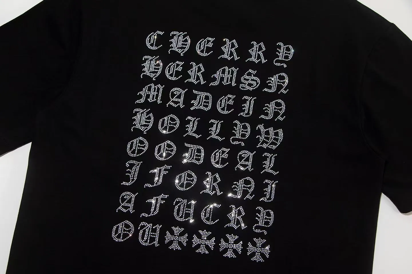 🅿️170 Style: 2025 new Croix heart hot diamond short-sleeved T-shirt Material: High version 300g double yarn combed cotton Size: S～XL Color: Black Style number: Z1001